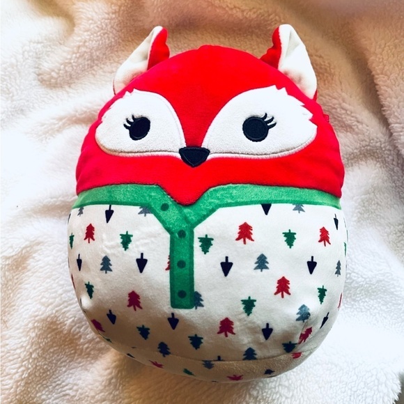 8" Squishmallows Lexi the Fox – Holiday Edition (Pre-Owned, Great Condition) - Picture 4 of 7